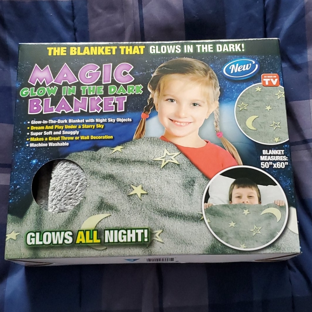 Magic glow in the dark blanket